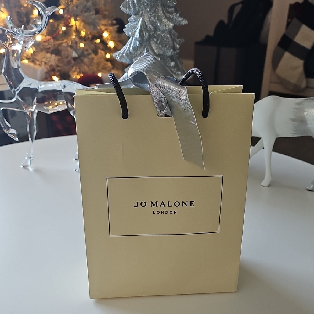 Jo Malone Cream Gift Bag with Silver Ribbon